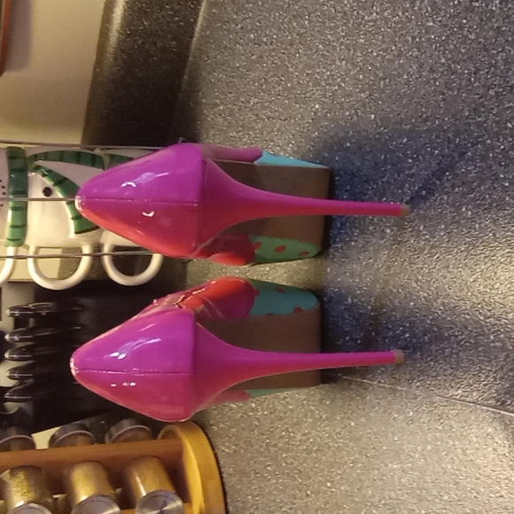 Hot Pink Platform heels by Shoe Republic - Picture 3 of 8